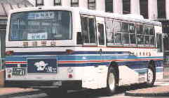 B884